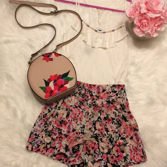 American Eagle Outfitters Tops - AEO Top & CR Short bundle